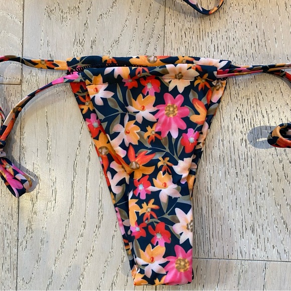 2/$15 🍍 NEW SHEIN Floral String Bikini - Picture 4 of 9